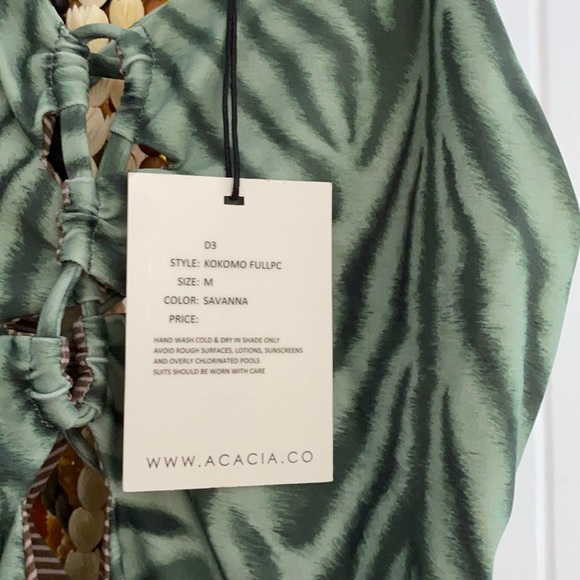 Acacia Kokomo one Piece in Savanna - Picture 2 of 5